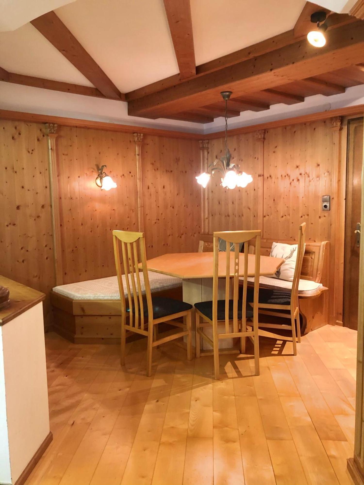 Gasthof Enzian Tannheim Ruang foto