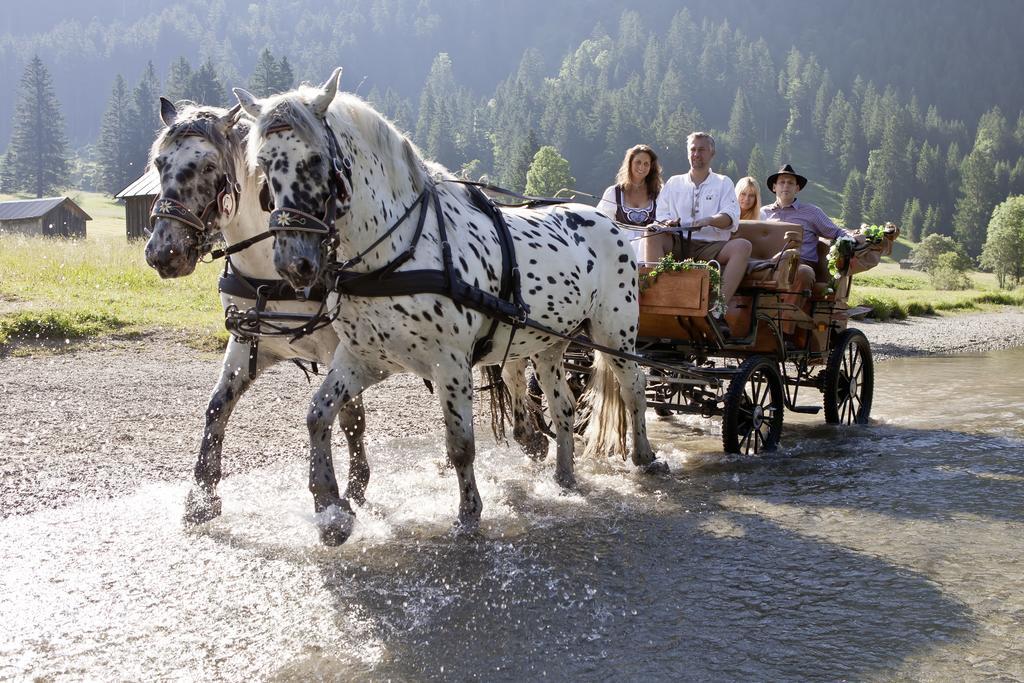Gasthof Enzian Tannheim Bagian luar foto